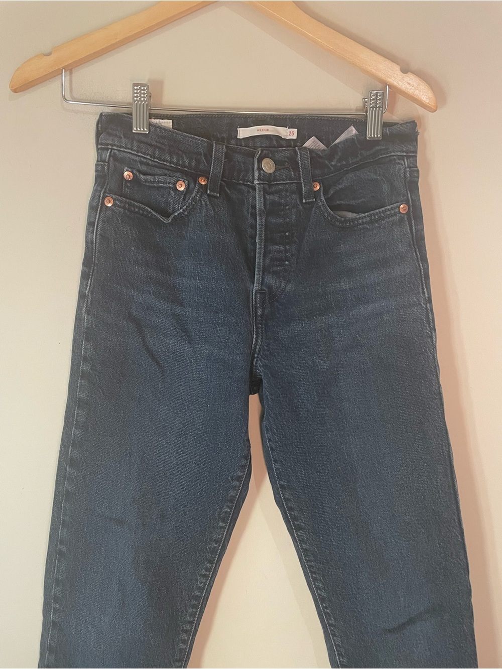 ✨ Levi’s | High Rise Button Fly Jeans - Picture 2 of 10